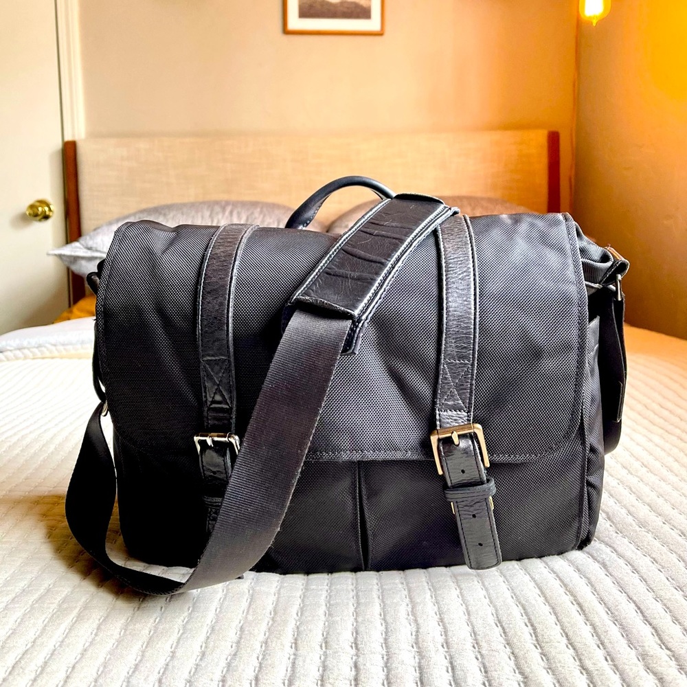 Ona Brixton Camera/Tablet Messenger Bag